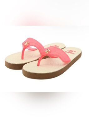 CHANEL Coral Pink Jelly Rubber Flip Flops Sandals with CC - Size 8